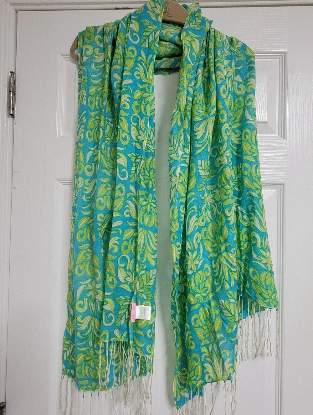 Lilly Pulitzer 51% Silk 49% Cashmere Green & Turquoise Floral Fringe Scarf.